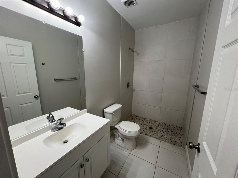 最近租的: $2,200 (3 贝兹, 2 浴室, 1172 平方英尺)