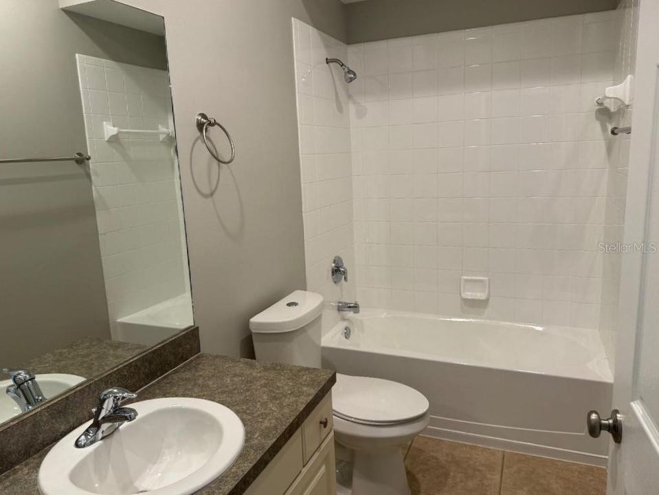 For Sale: $266,900 (2 beds, 2 baths, 1190 Square Feet)