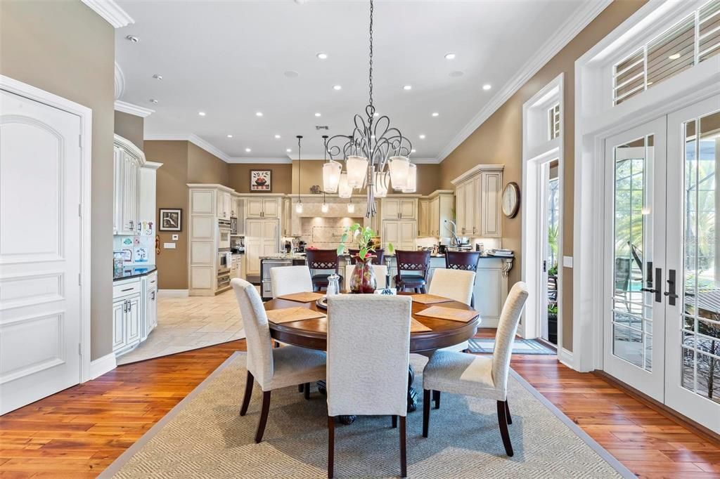 Active With Contract: $2,500,000 (5 beds, 5 baths, 5595 Square Feet)