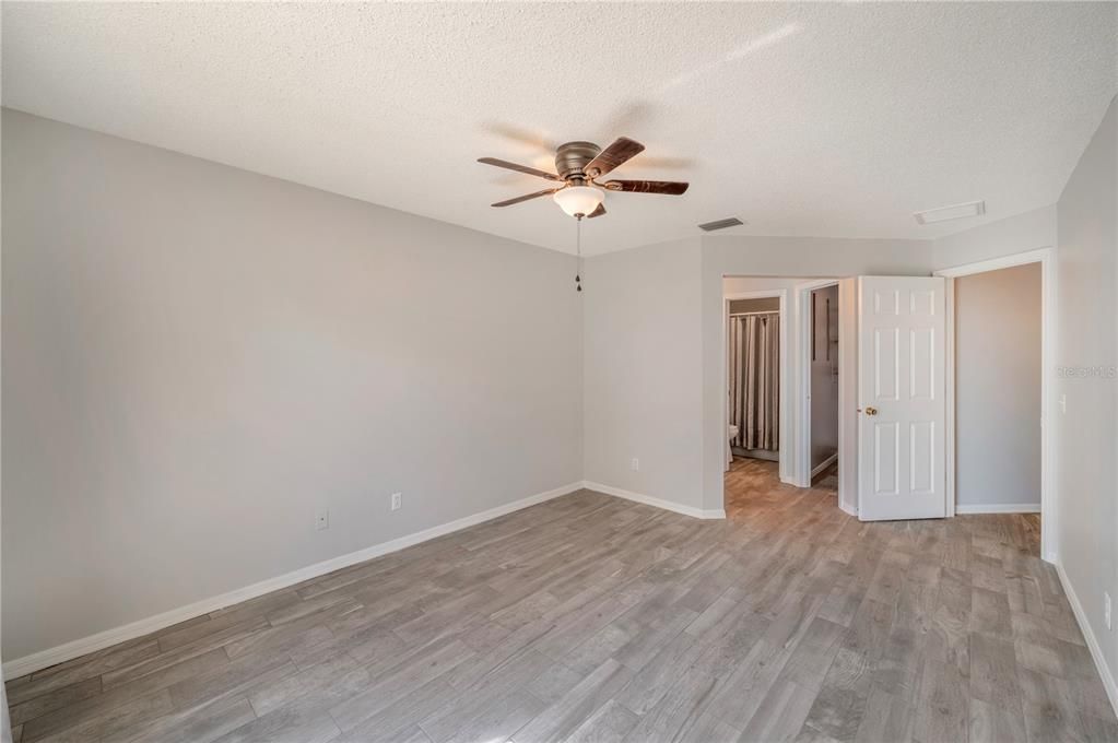 Active With Contract: $2,500 (3 beds, 2 baths, 1256 Square Feet)