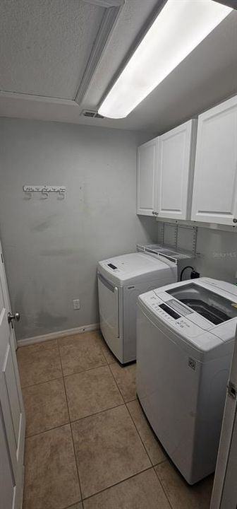 For Rent: $2,600 (3 beds, 2 baths, 1924 Square Feet)