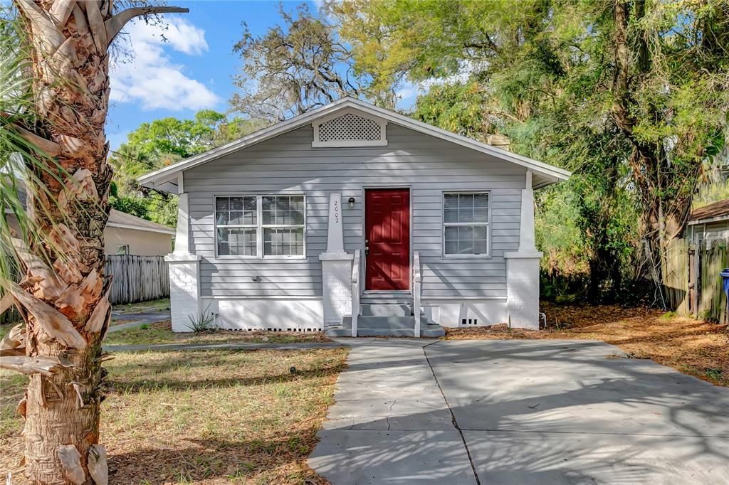 For Rent: $2,100 (3 beds, 2 baths, 1176 Square Feet)
