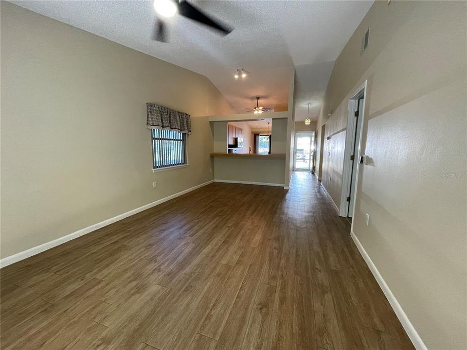Recently Rented: $1,550 (2 beds, 2 baths, 1009 Square Feet)