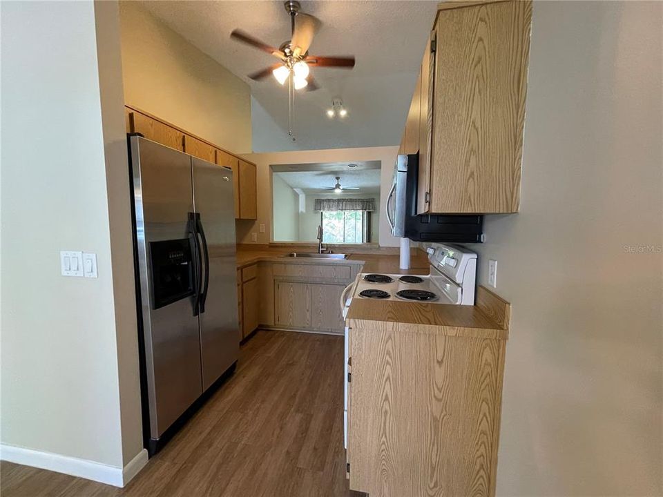 Recently Rented: $1,550 (2 beds, 2 baths, 1009 Square Feet)