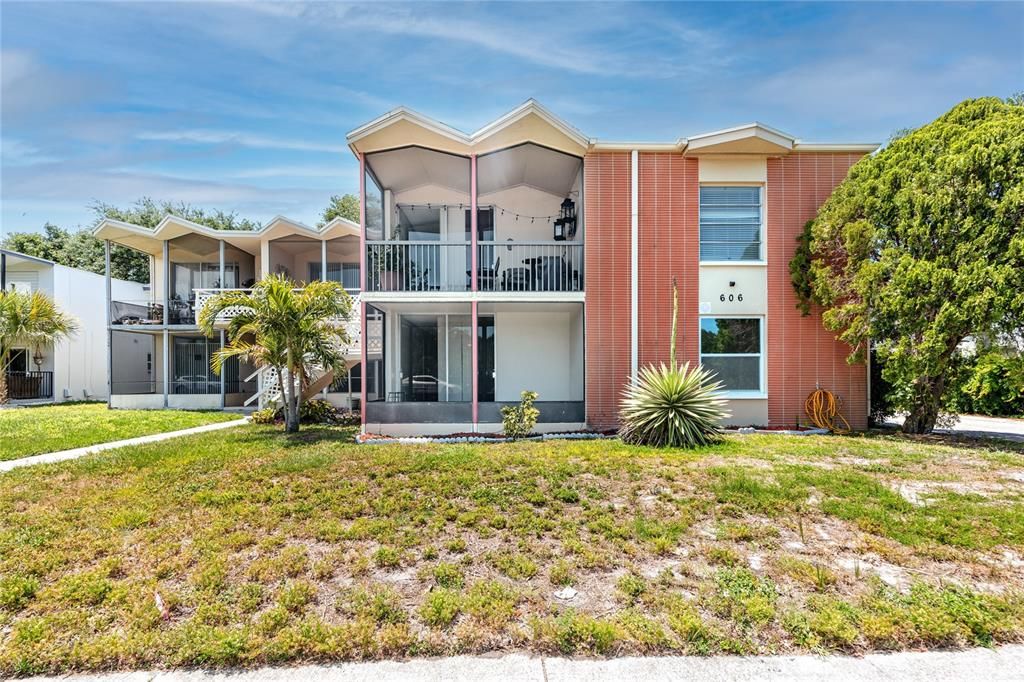 Vendido Recientemente: $249,000 (3 camas, 2 baños, 1265 Pies cuadrados)