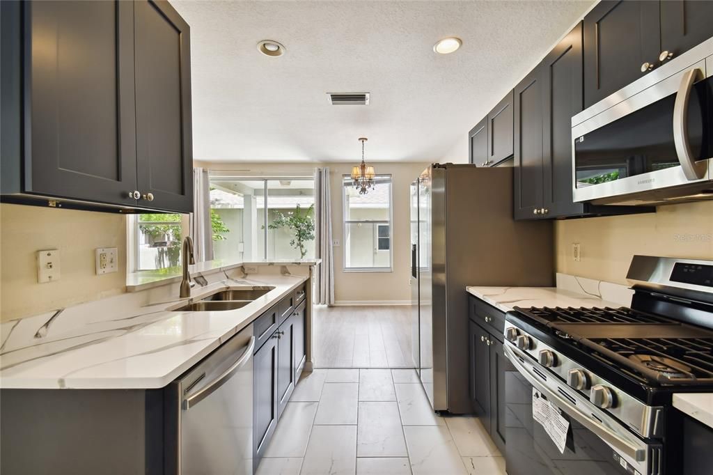 Active With Contract: $2,800 (3 beds, 2 baths, 1452 Square Feet)