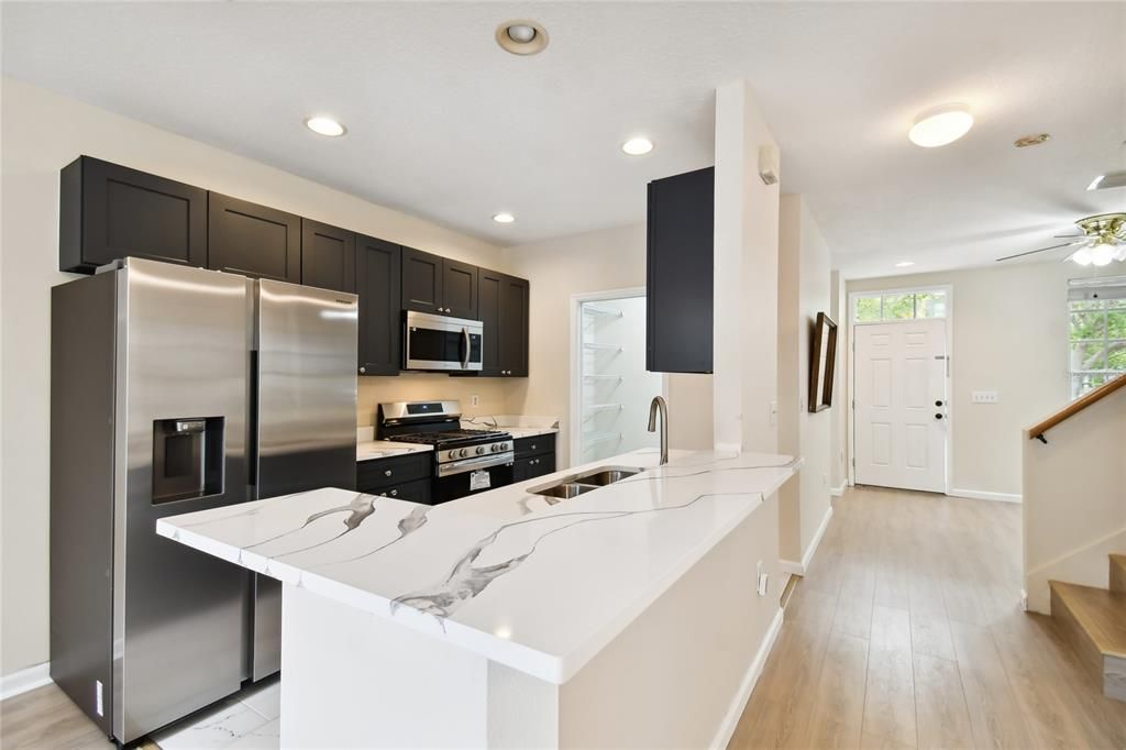 Active With Contract: $2,800 (3 beds, 2 baths, 1452 Square Feet)