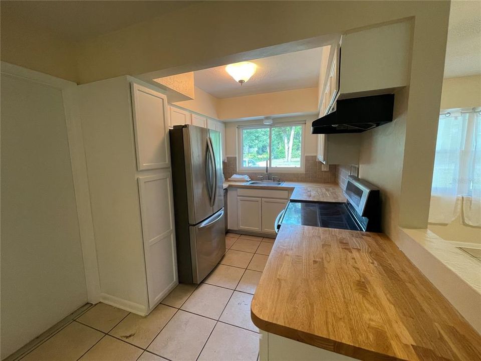 Recently Rented: $1,550 (2 beds, 1 baths, 946 Square Feet)
