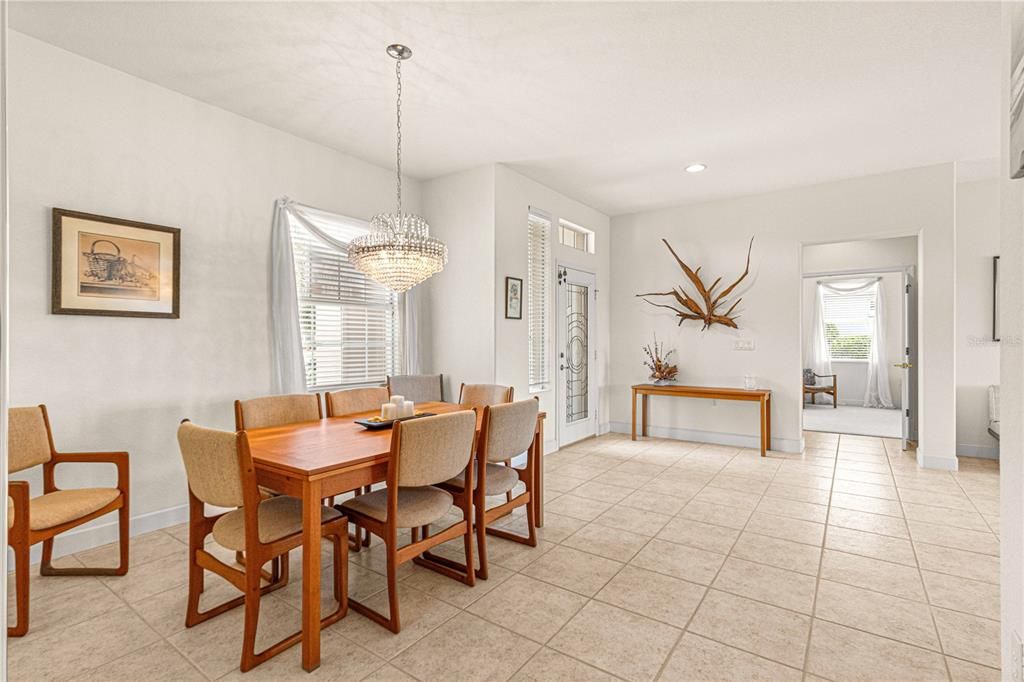 For Sale: $484,000 (2 beds, 2 baths, 2569 Square Feet)