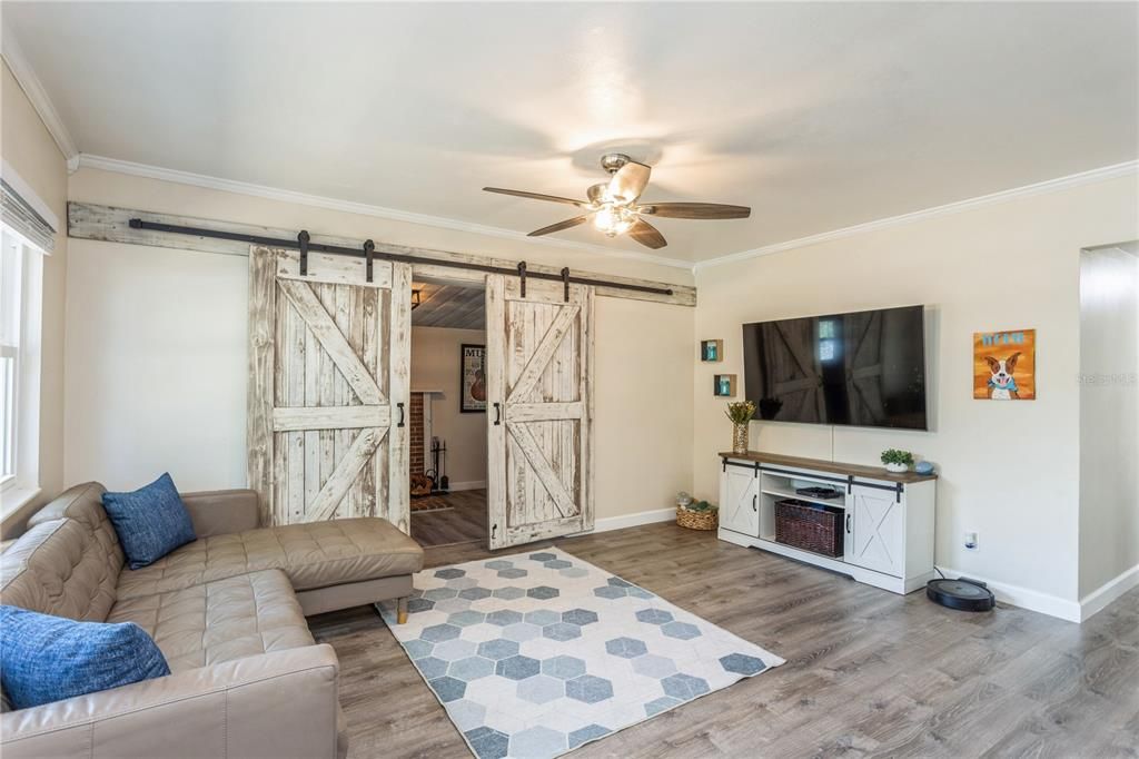Active With Contract: $425,000 (3 beds, 2 baths, 1232 Square Feet)