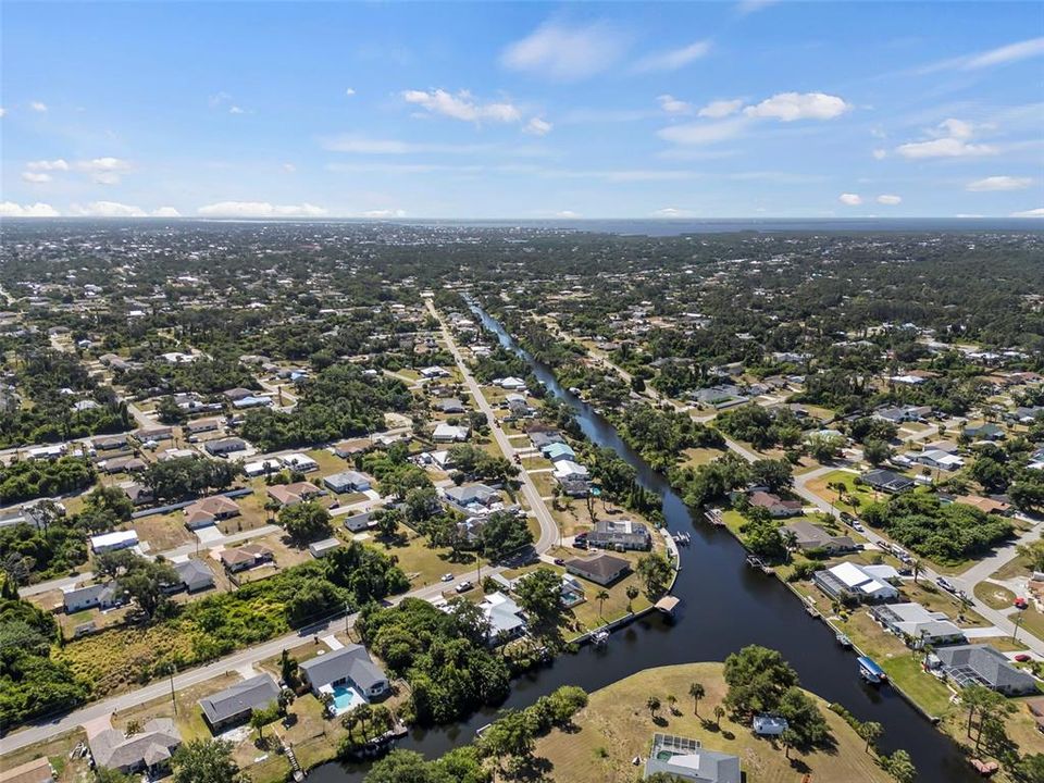 For Sale: $449,000 (3 beds, 3 baths, 2073 Square Feet)