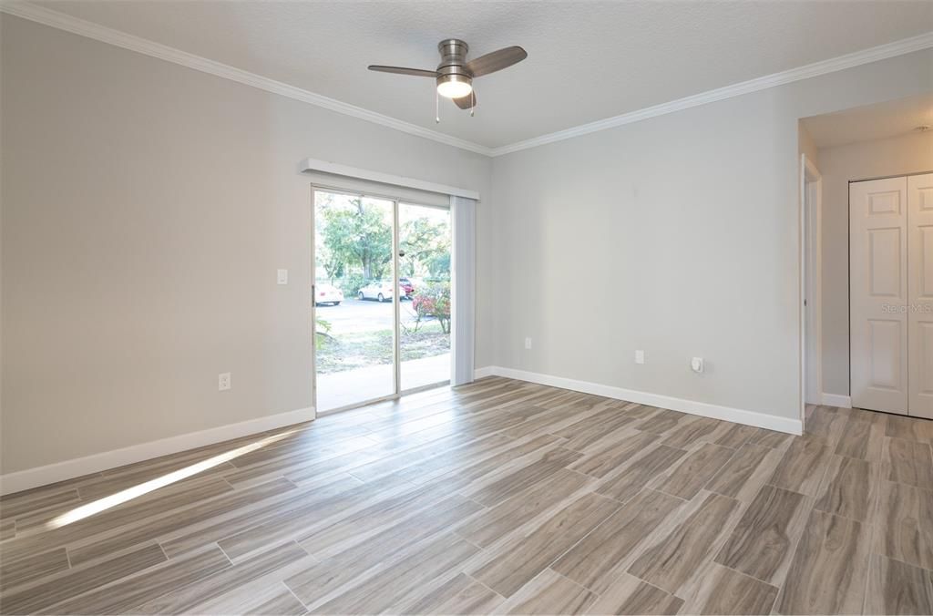 Active With Contract: $179,000 (1 beds, 1 baths, 734 Square Feet)