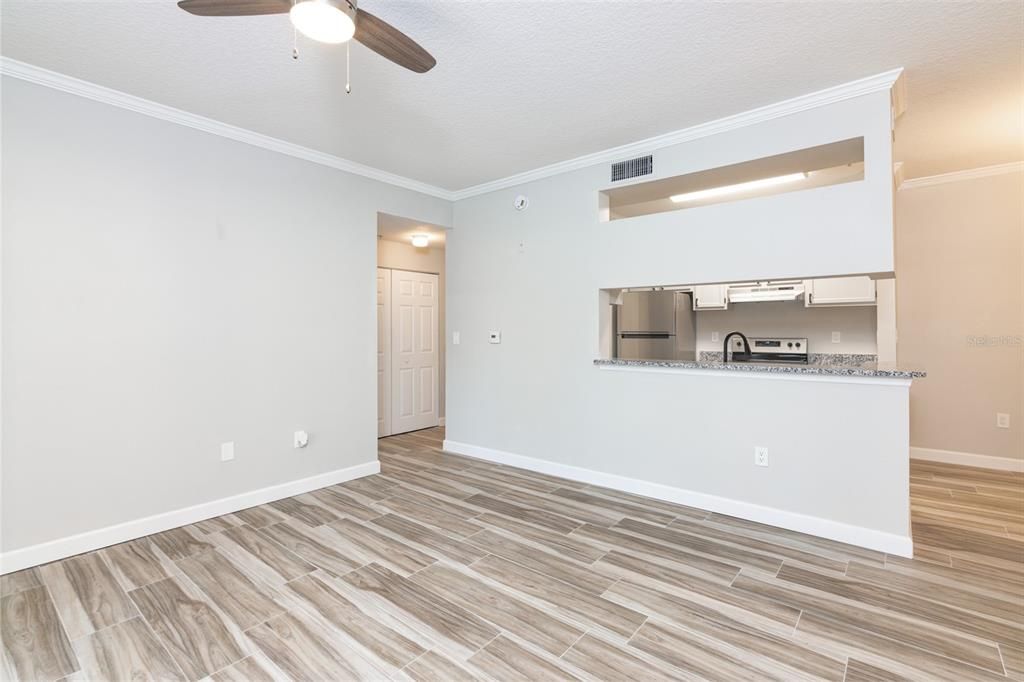Recently Sold: $179,000 (1 beds, 1 baths, 734 Square Feet)
