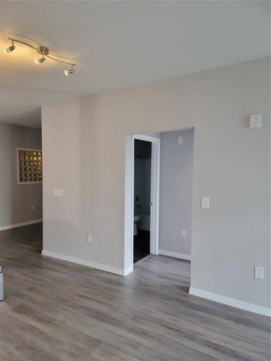 For Sale: $365,000 (2 beds, 2 baths, 1080 Square Feet)