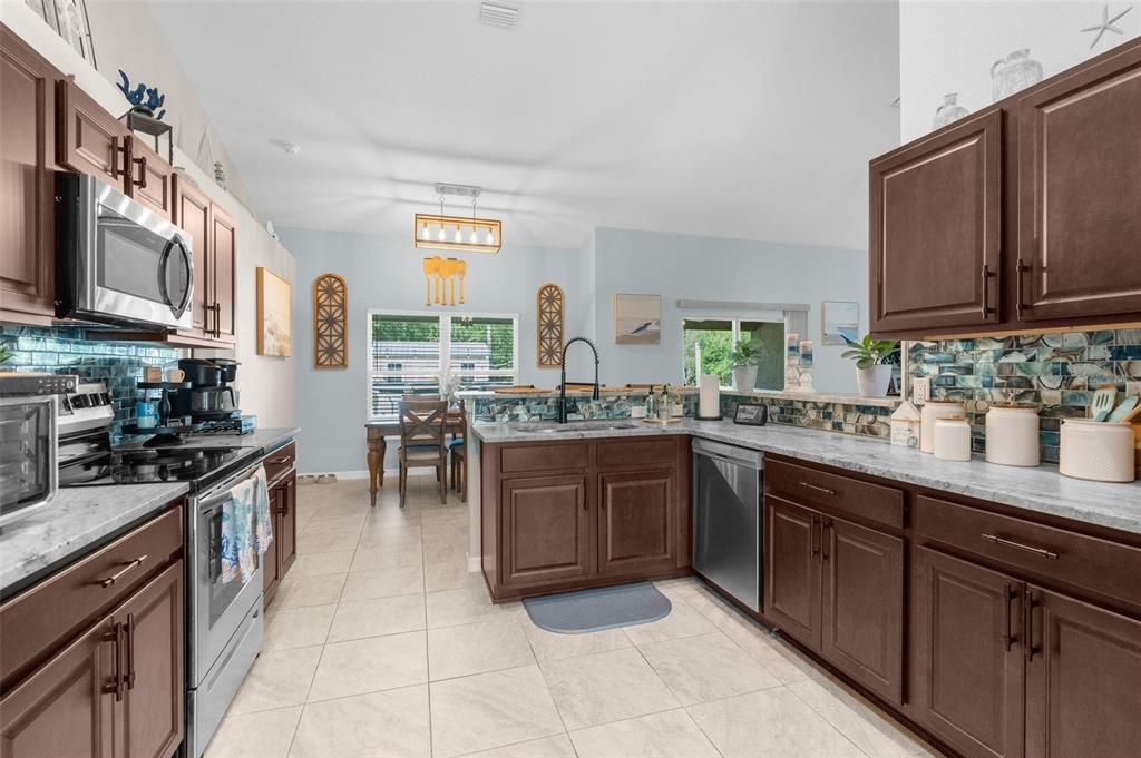 For Sale: $405,000 (4 beds, 2 baths, 2163 Square Feet)