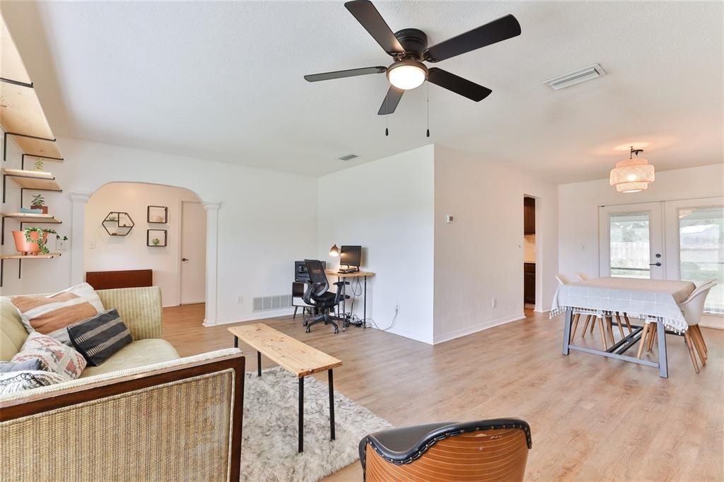 Active With Contract: $385,000 (3 beds, 2 baths, 1825 Square Feet)