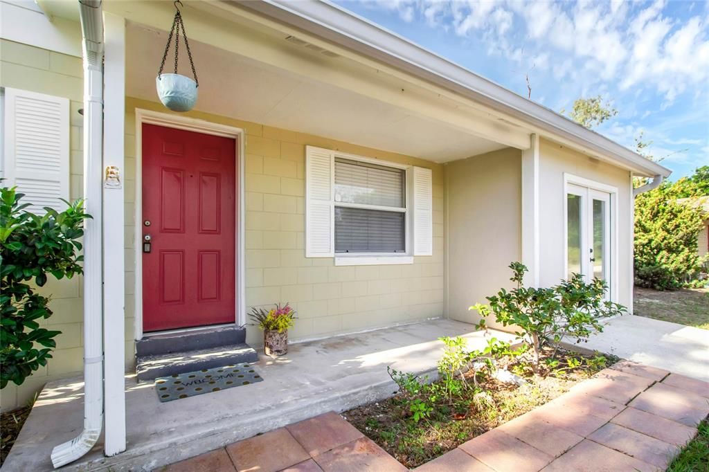 Active With Contract: $1,800 (3 beds, 1 baths, 1312 Square Feet)