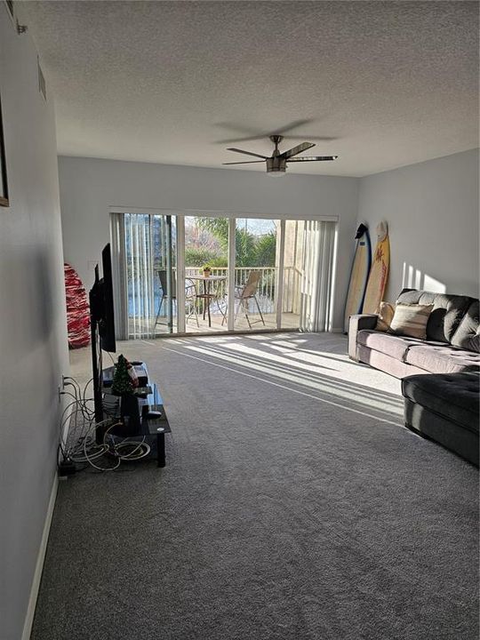 For Rent: $2,100 (2 beds, 2 baths, 1324 Square Feet)