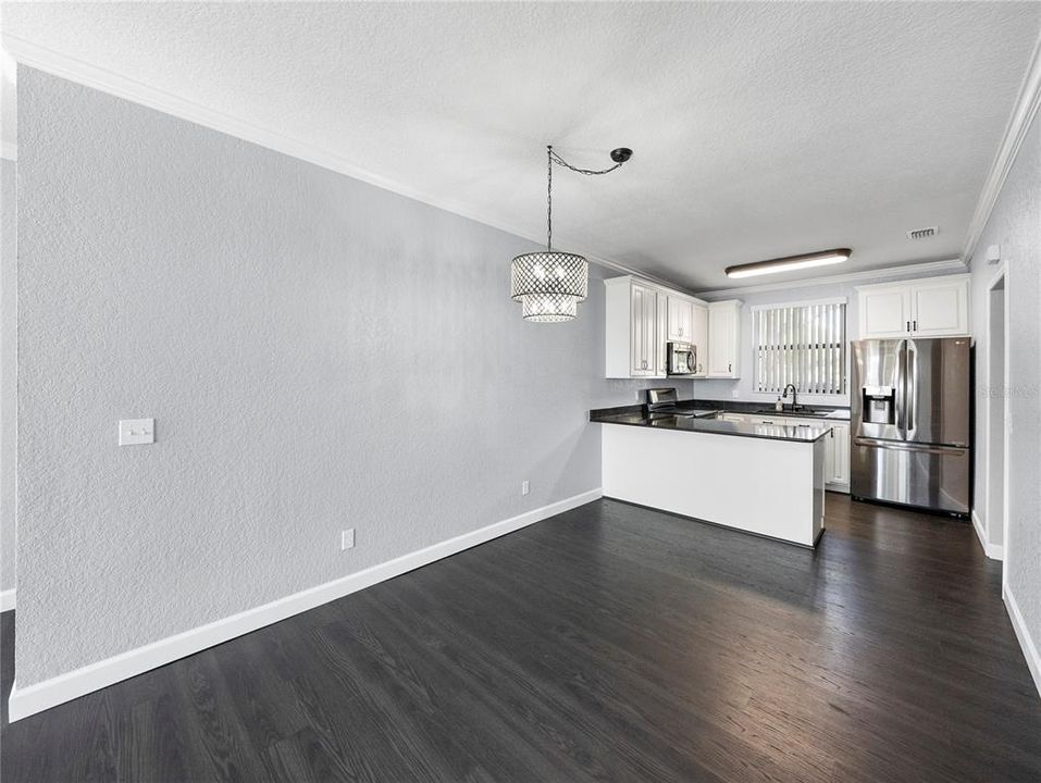 For Sale: $240,000 (2 beds, 2 baths, 1096 Square Feet)