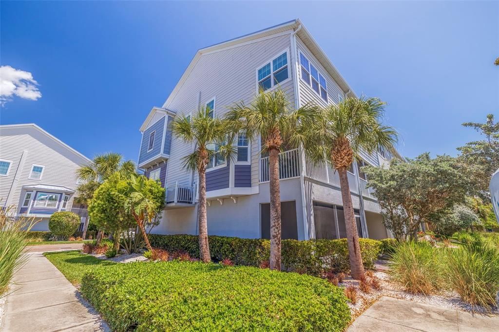 Active With Contract: $679,900 (4 beds, 3 baths, 1970 Square Feet)