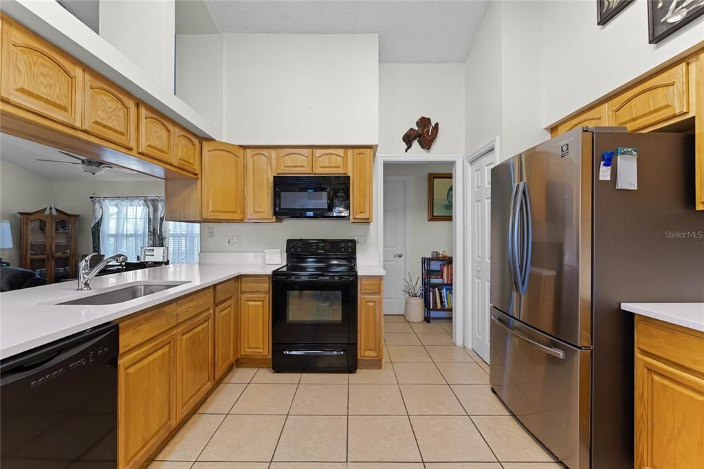 For Sale: $449,900 (3 beds, 2 baths, 1715 Square Feet)