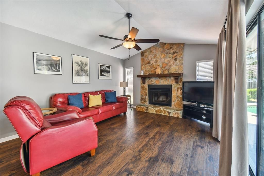 For Sale: $475,000 (4 beds, 2 baths, 2243 Square Feet)