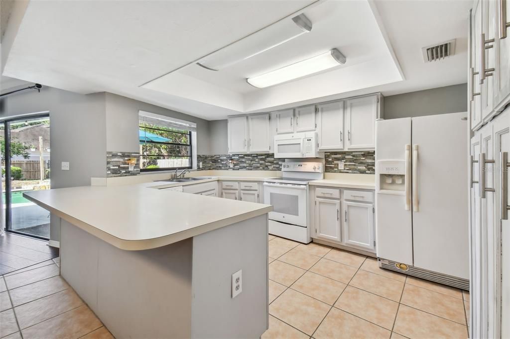 For Sale: $475,000 (4 beds, 2 baths, 2243 Square Feet)