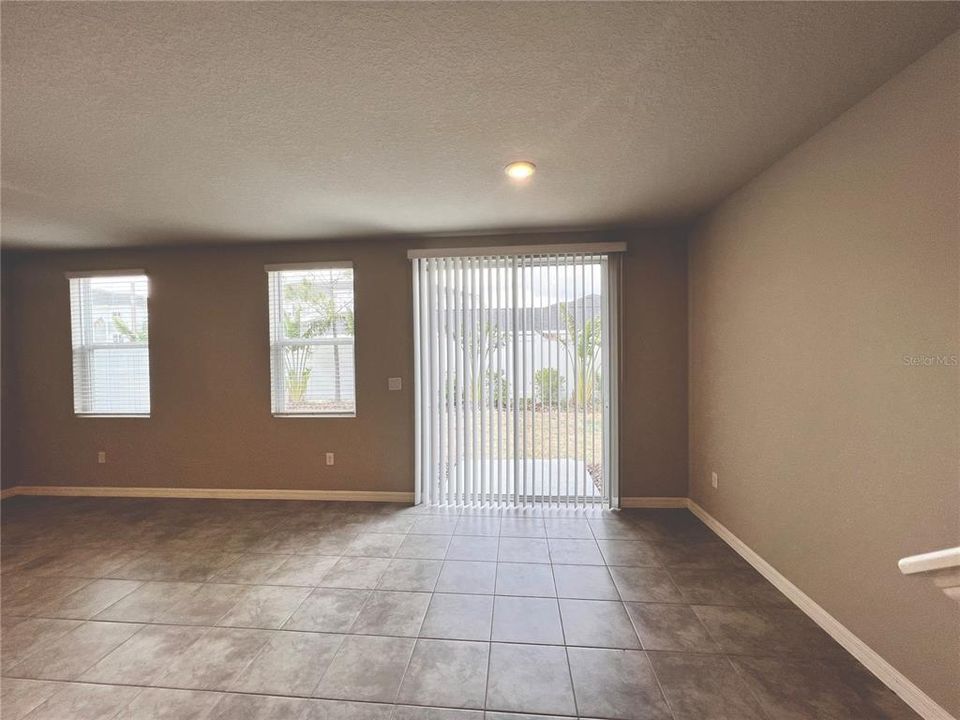For Rent: $2,295 (3 beds, 2 baths, 1566 Square Feet)