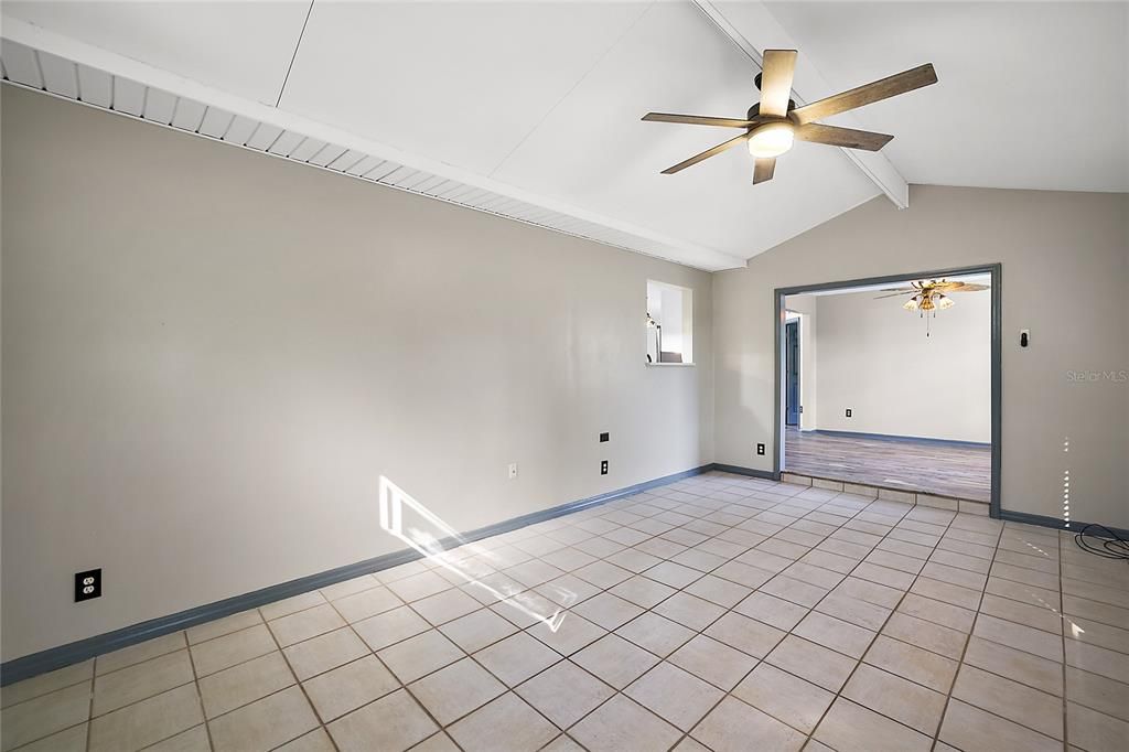 Active With Contract: $1,800 (2 beds, 2 baths, 1532 Square Feet)