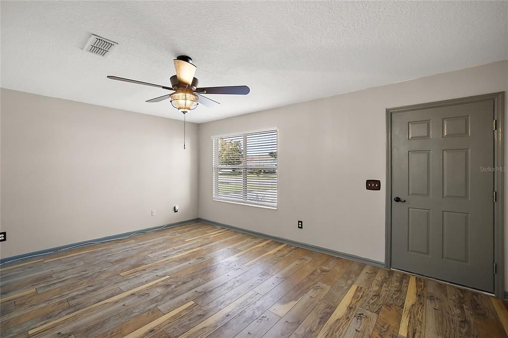 Active With Contract: $1,800 (2 beds, 2 baths, 1532 Square Feet)