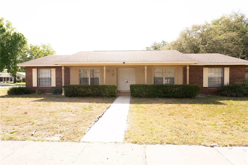 Recently Rented: $2,575 (3 beds, 2 baths, 1844 Square Feet)