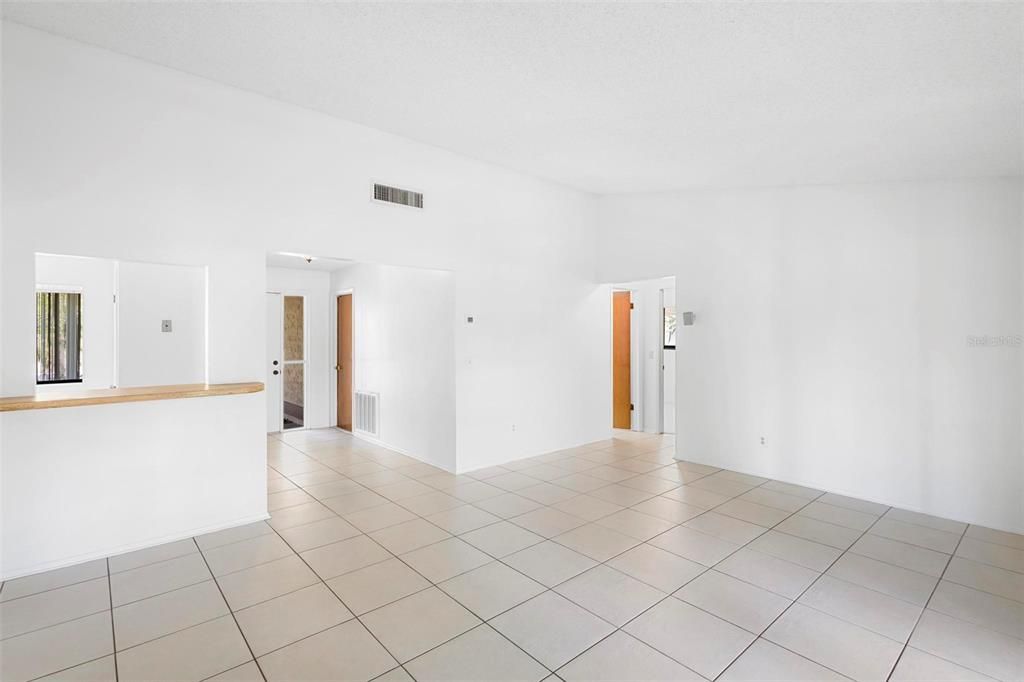 Active With Contract: $380,000 (3 beds, 2 baths, 1206 Square Feet)