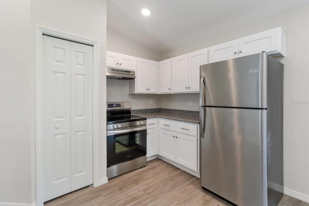 For Sale: $269,900 (3 beds, 2 baths, 1357 Square Feet)