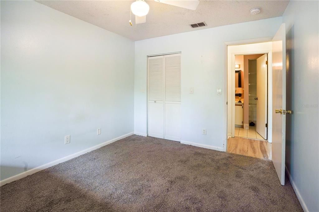 For Sale: $199,000 (2 beds, 2 baths, 1352 Square Feet)
