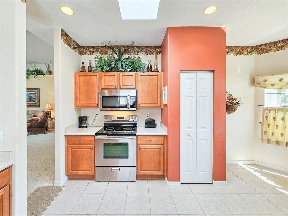 For Sale: $395,500 (2 beds, 2 baths, 1612 Square Feet)
