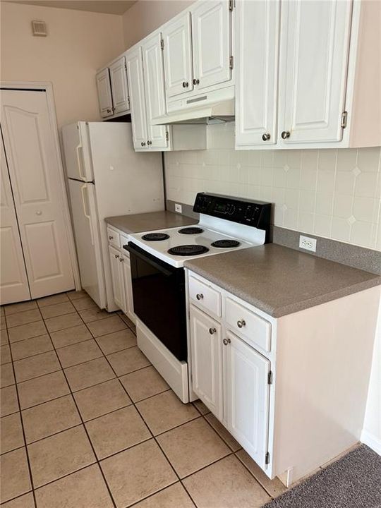 For Rent: $1,325 (1 beds, 1 baths, 672 Square Feet)