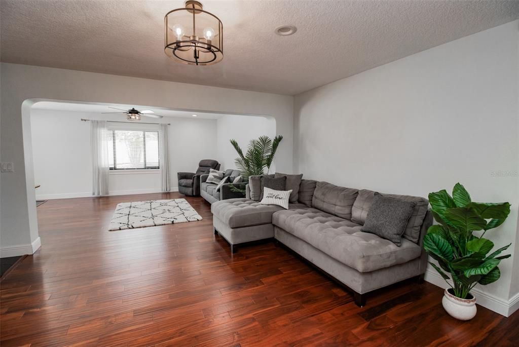 Active With Contract: $629,900 (4 beds, 2 baths, 2822 Square Feet)