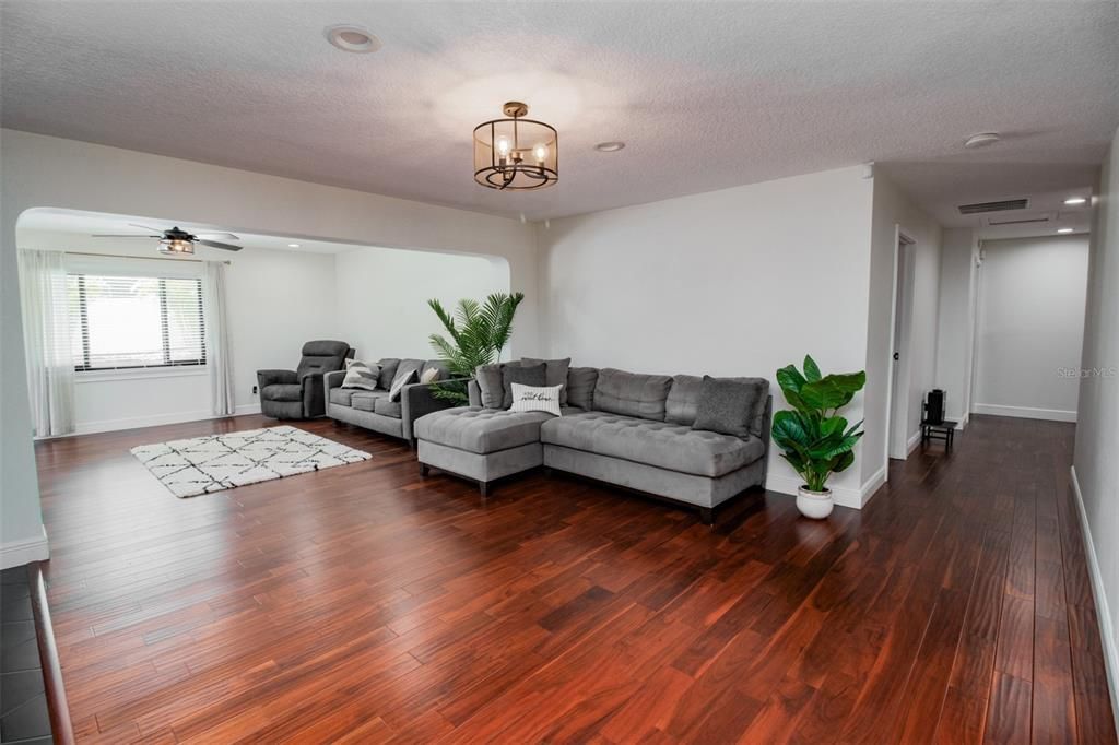 Active With Contract: $629,900 (4 beds, 2 baths, 2822 Square Feet)