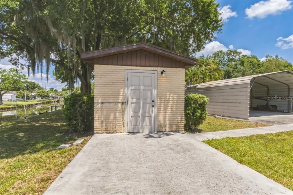 Active With Contract: $268,000 (3 beds, 2 baths, 1330 Square Feet)