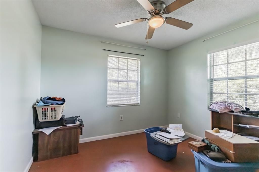 Active With Contract: $268,000 (3 beds, 2 baths, 1330 Square Feet)