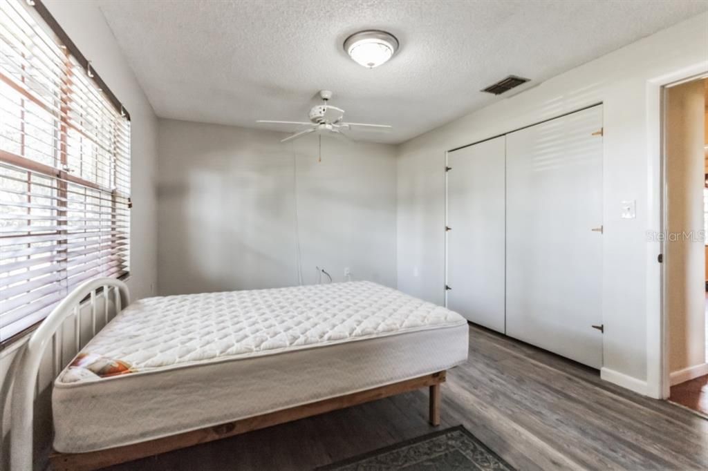 Active With Contract: $268,000 (3 beds, 2 baths, 1330 Square Feet)