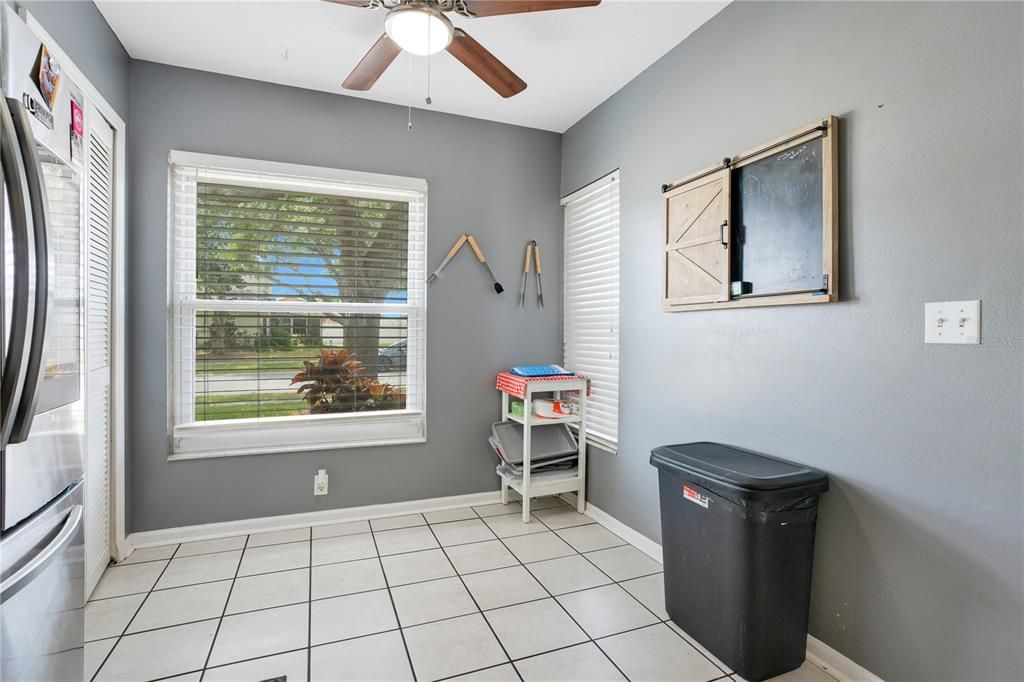 Active With Contract: $459,900 (4 beds, 2 baths, 1927 Square Feet)