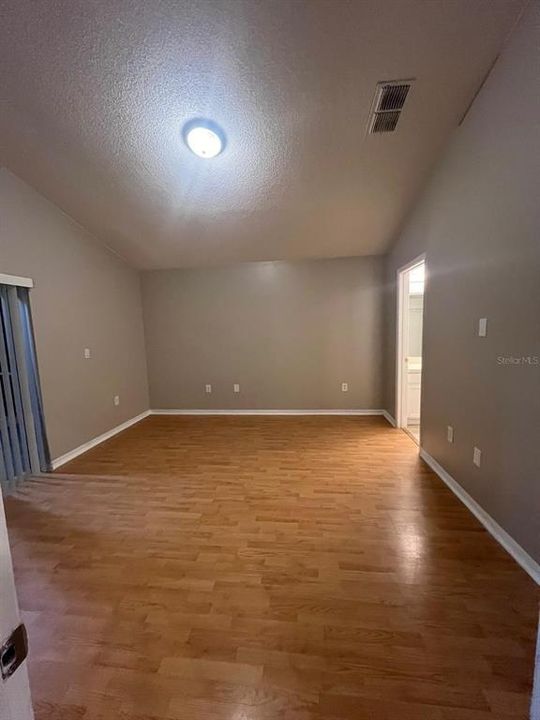 Active With Contract: $2,400 (3 beds, 2 baths, 1662 Square Feet)