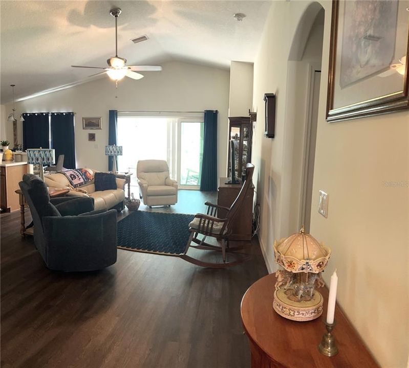 For Sale: $284,900 (2 beds, 2 baths, 1535 Square Feet)