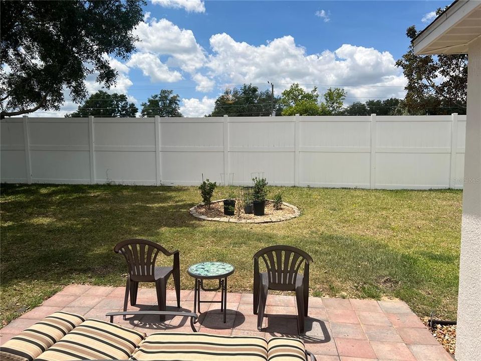 Patio- 10 ft Privacy Fence