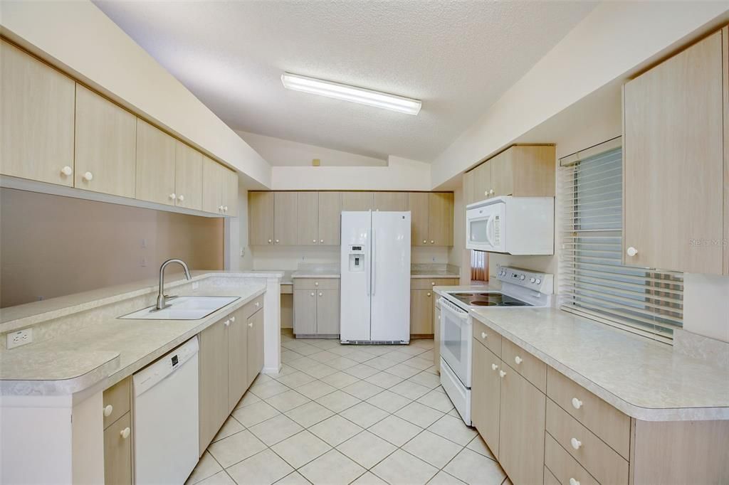 Recently Sold: $285,000 (3 beds, 2 baths, 1848 Square Feet)