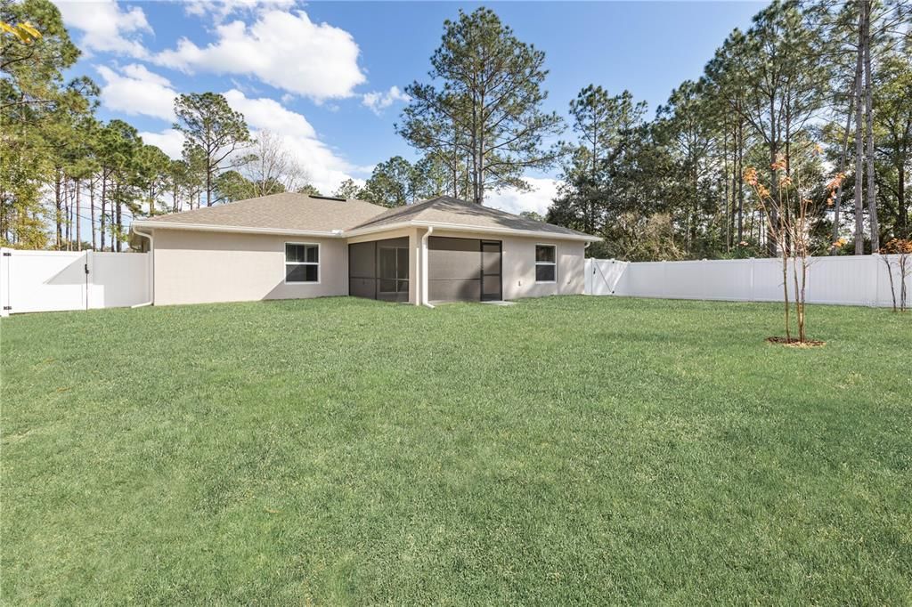 Active With Contract: $369,000 (4 beds, 3 baths, 1596 Square Feet)