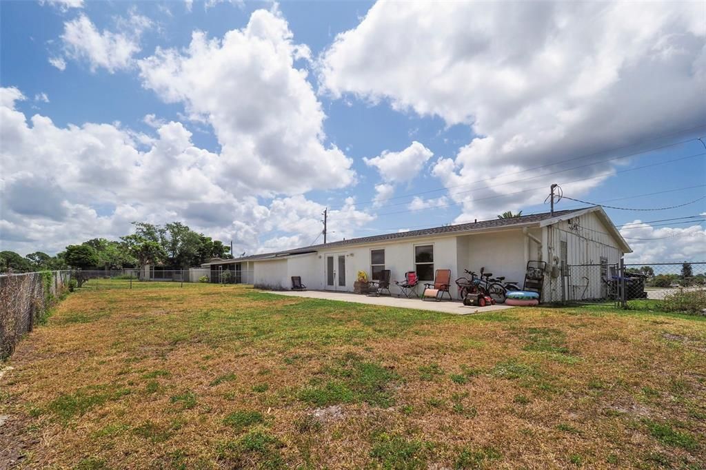 Active With Contract: $225,000 (2 beds, 2 baths, 1228 Square Feet)