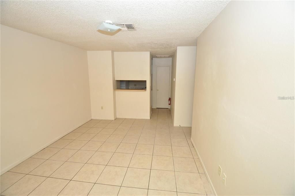 Recently Rented: $995 (1 beds, 1 baths, 580 Square Feet)