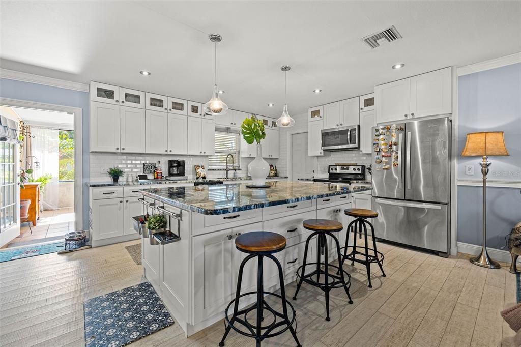 Active With Contract: $579,900 (3 beds, 2 baths, 1606 Square Feet)